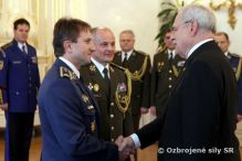 Prezident vymenoval plukovnkov do prvej generlskej hodnosti